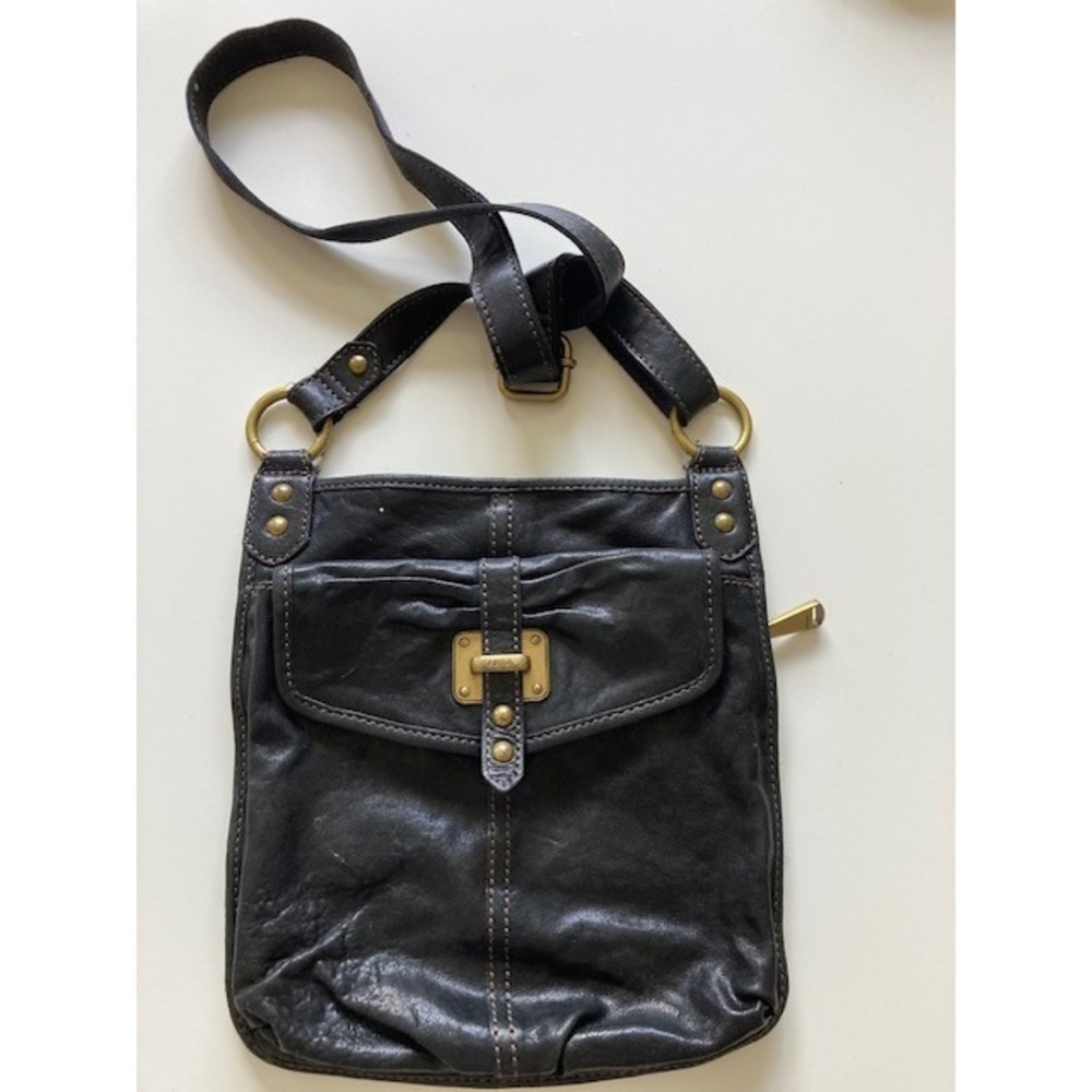 Fossil Leather Crossbody Black Purse Very soft and elegant